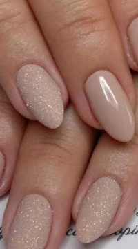 Aplic gel pe unghia naturala 35ei